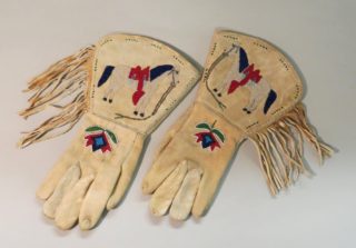 Gauntlets, 1930, Northern Plains (specific group unknown).